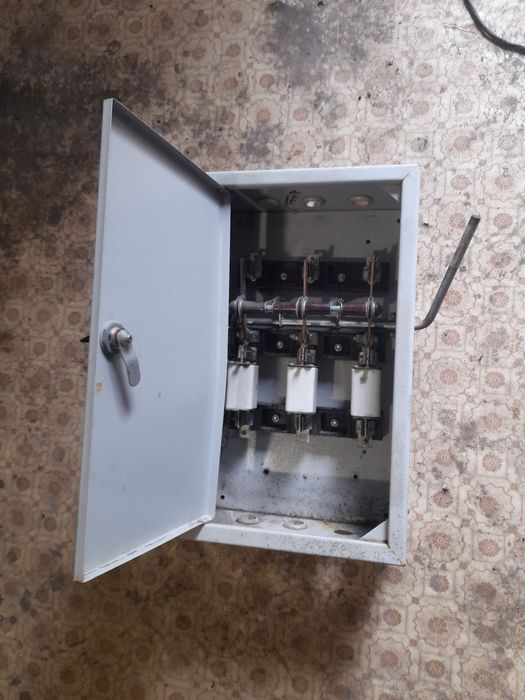 Ящик Рубильник ЯРВ 250 с плавкими предохранителями