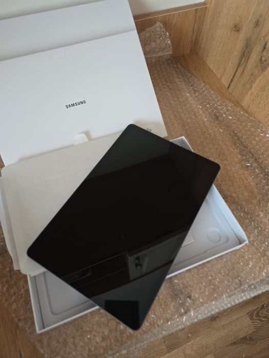 Продам новыи планшет Самсунг s10lite 256гб