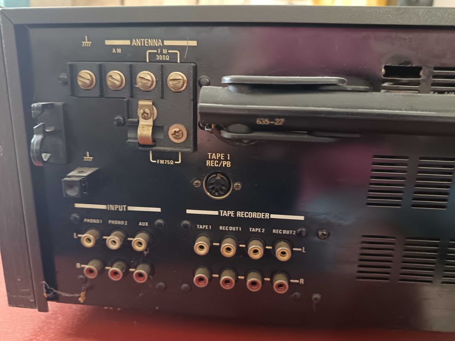 Продава се, усилвател Sony STR V6