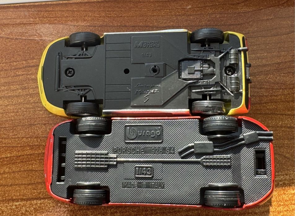 Machete auto 1/43 Burago