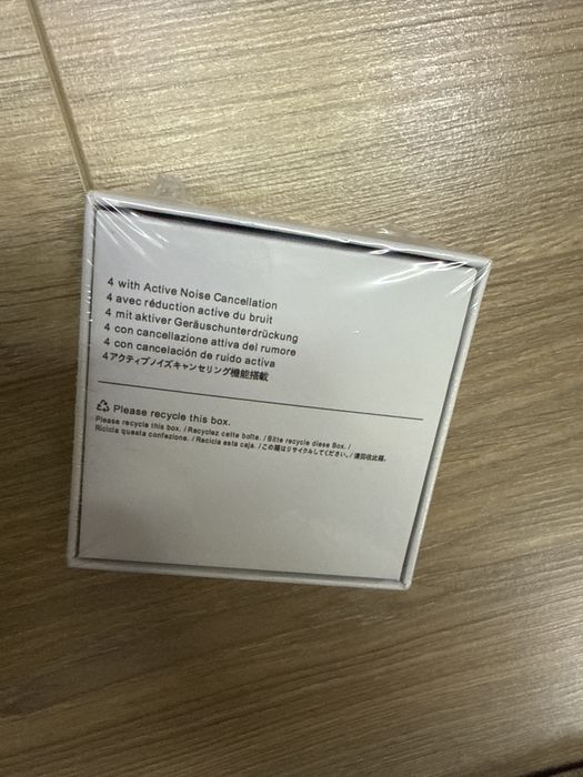 Продам airpods 4 люкс качество