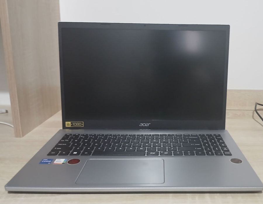 Acer aspire 3 sotiladi !!!