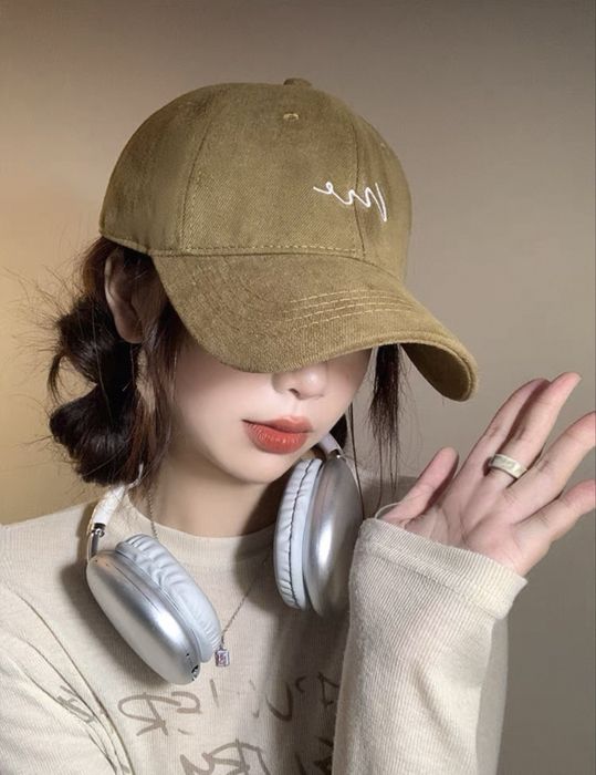 Бейсболка женская в сером цвете