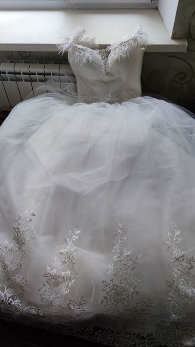 Свадебное платье