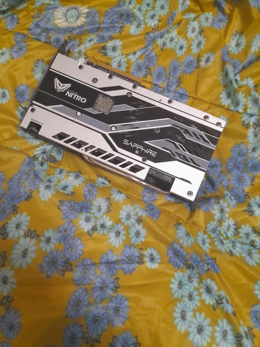 (Като нова) Продавам видеокарта sapphire amd Radeon rx 570 nitro+ 4gb