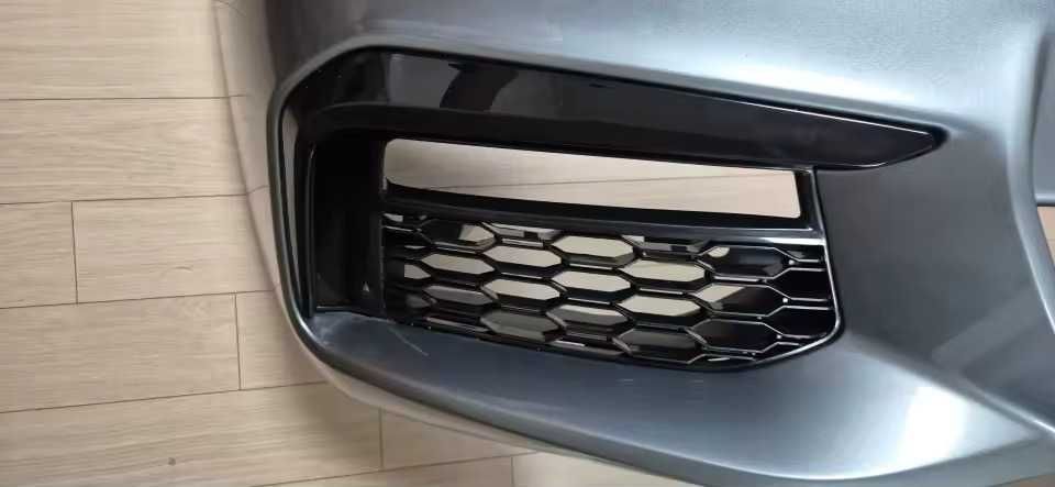Extensii Prelungiri Ornamente Trim Bara Fata M BMW G30 G31, Lip Splitere, Negru Lucios