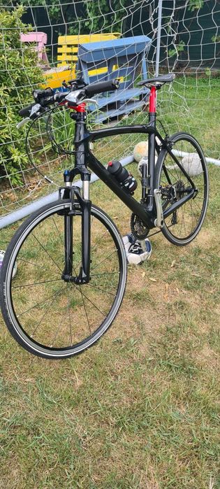 Vând cursiera full carbon