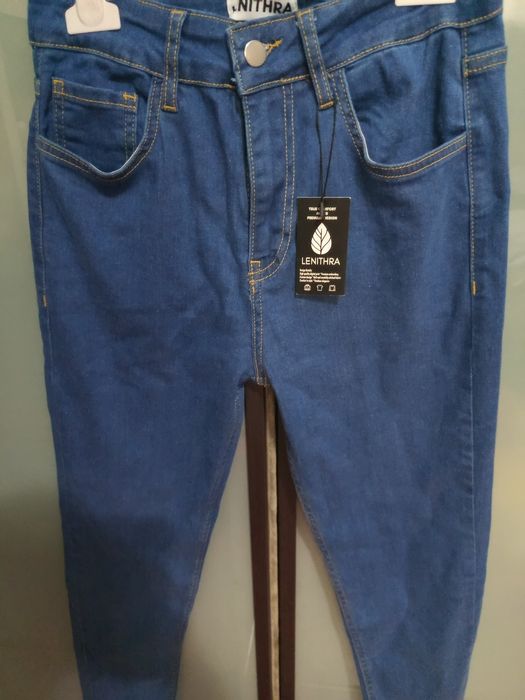 Blugi dama noi cu eticheta