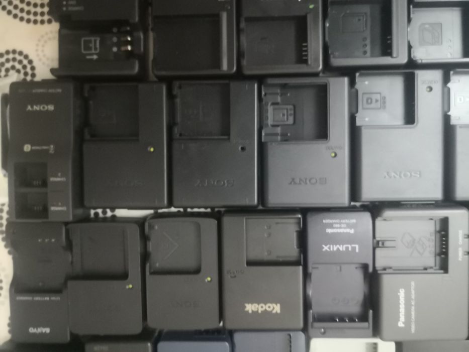 Canon. Sony. Casio. Nikon. Sanio. Olimpus. Kodak. Зарядки  для батарей
