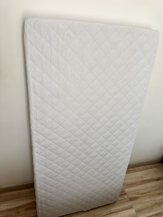 Patut pentru bebe cu saltea