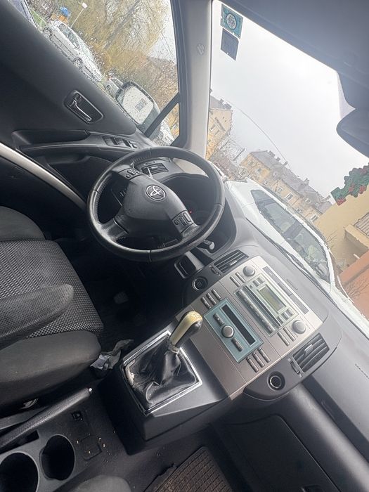 Vand sau schimb toyota corola