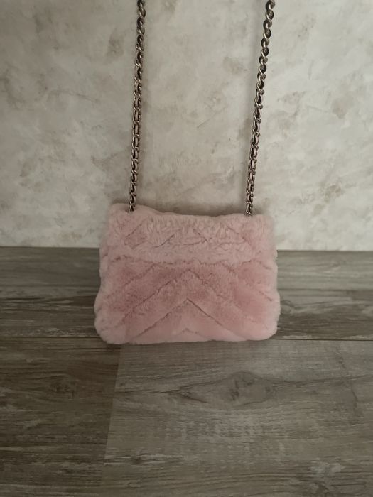 Пухена чанта GUESS Katine