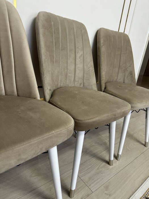 Стуль гостинный коичневый