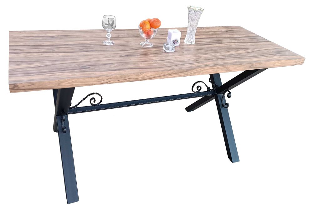 Поръчков, дизайнерски и стабилен. Крак  с орнаменти модел 012