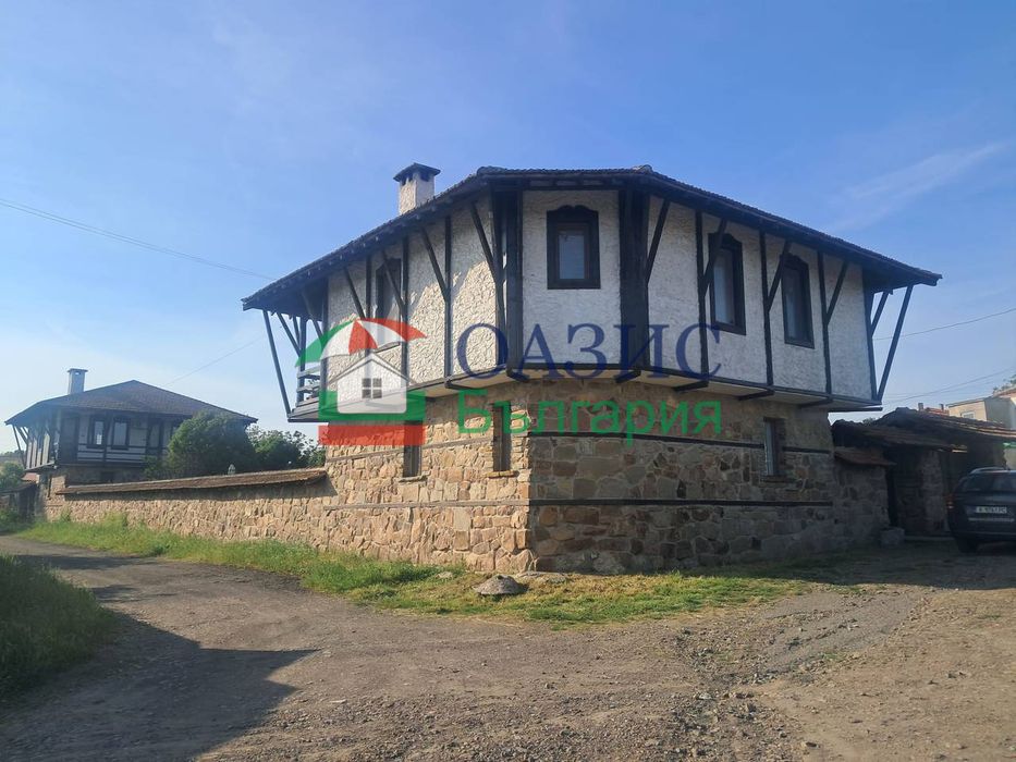Двуетажна къща в с. Бата, България, 134 кв. м, 560 кв. м двор,