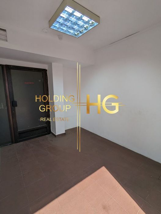 Продава се Едностаен апартамент в Варна, Център - 10 кв.м за 3250 €/кв.м - Снимка #3