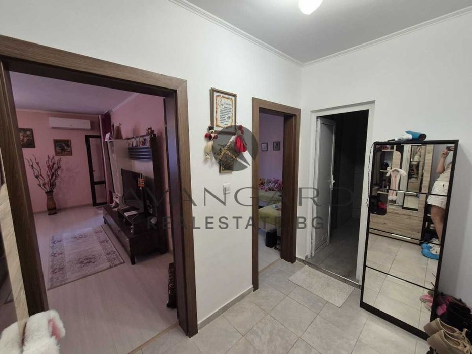 Продава се Тристаен апартамент в Пловдив, Остромила - 120 кв.м за 1550 €/кв.м - Снимка #11