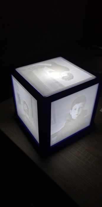 Lampa de veghe cub personalizata
