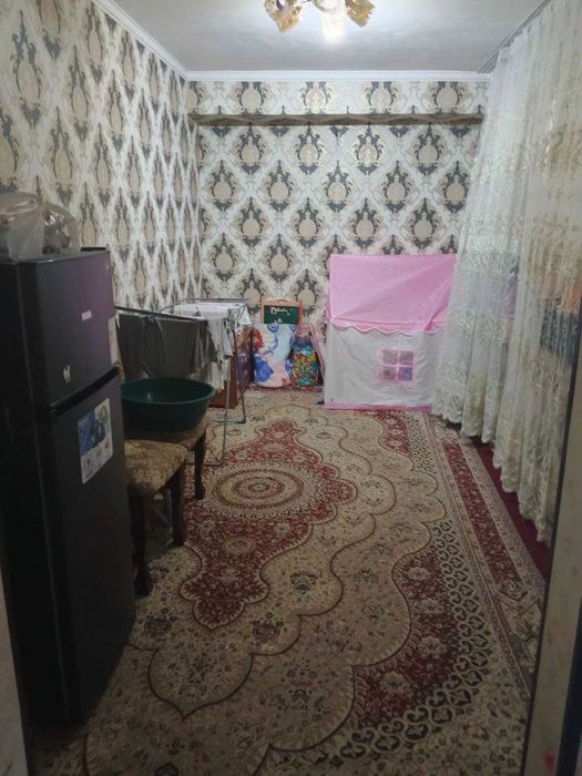 Qoratosh chorsu bozor yonidan sentr 4 hona 63 kv makler yo srocni