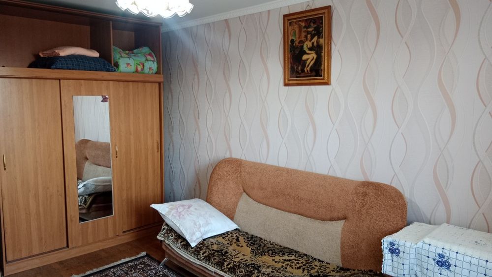 Продам 2х.ком. кв.полностью мебелированна
