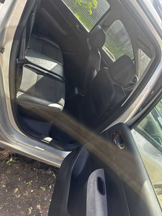 Peugeot 307 1.6 hdi propietar de 2 ani  plus inca unu pentru piese
