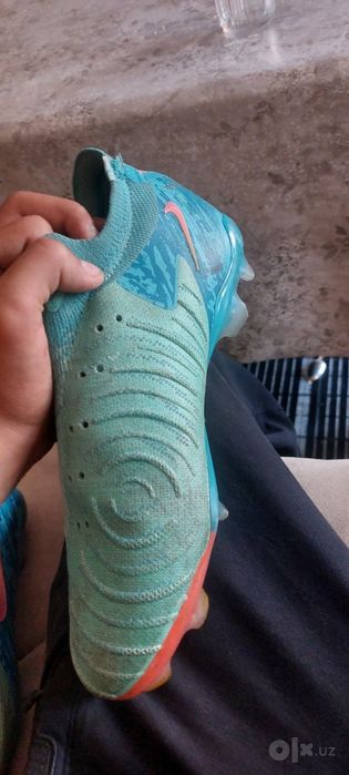 Бутсы nike phantom 2 siries (EURO 40 размер)