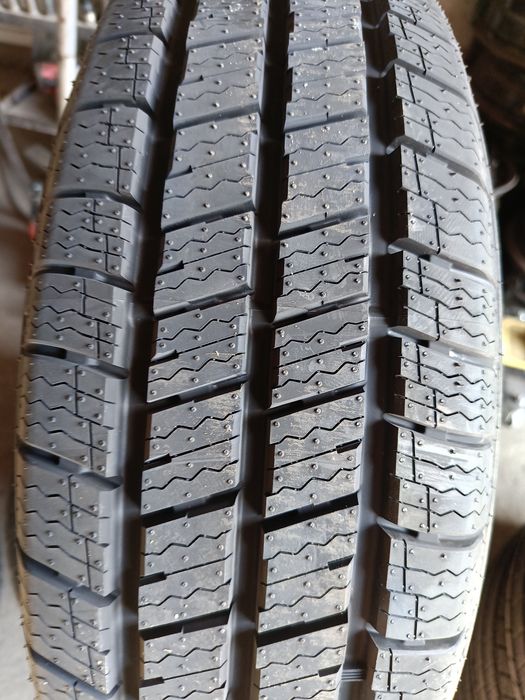 НОВИ ВСЕСЕЗОННИ БУСОВИ -16цола-205/65-1бр.-79€-с монтаж и баланс