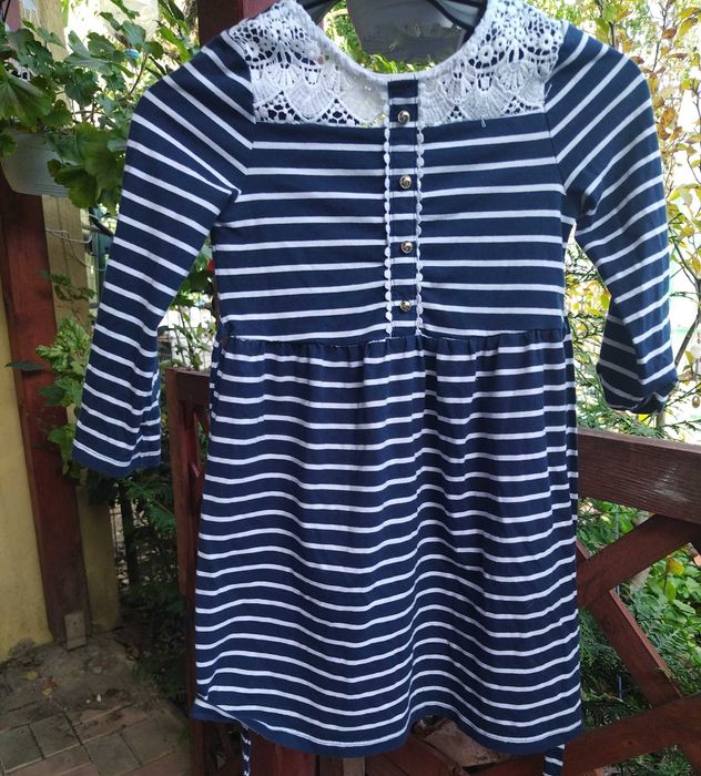 Rochie fetite cu guler alb