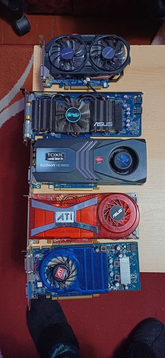 Vând placi video pc