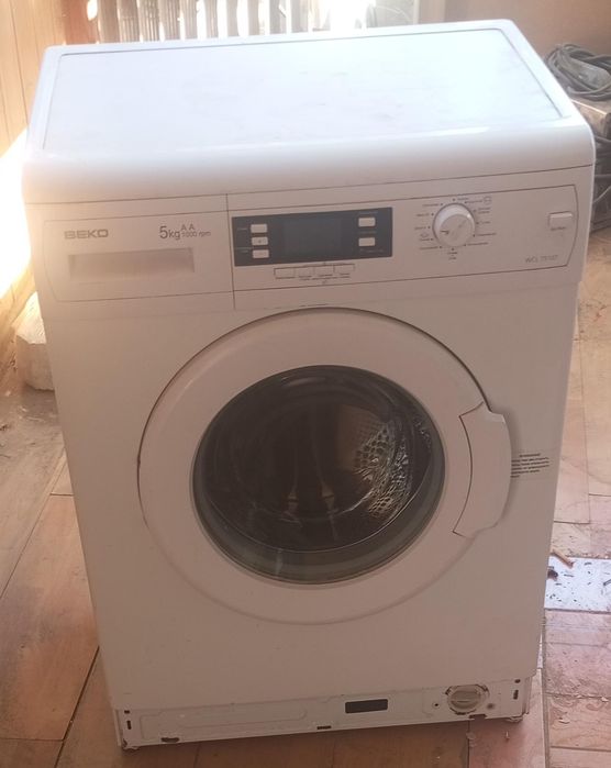 Стиральная машина б/у работает