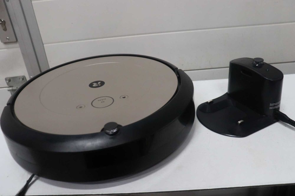 Прахосмукачка робот iRobot Roomba i1