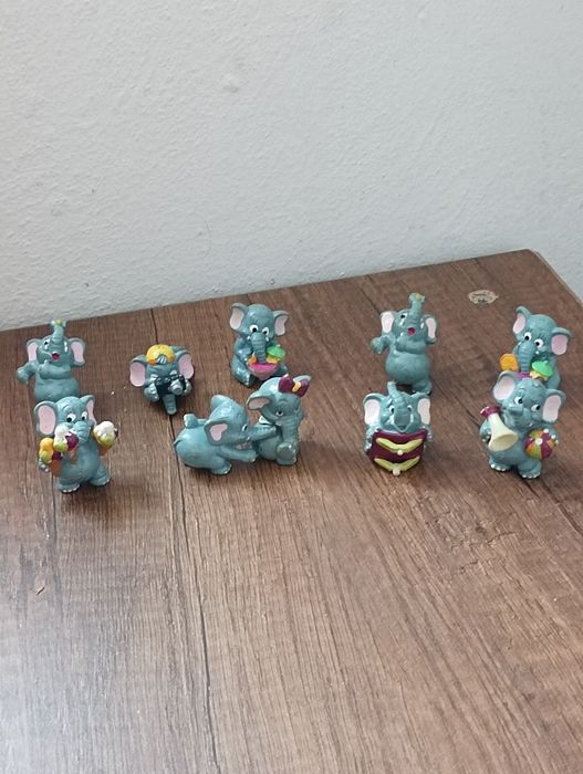 Продам Киндер фигурки.