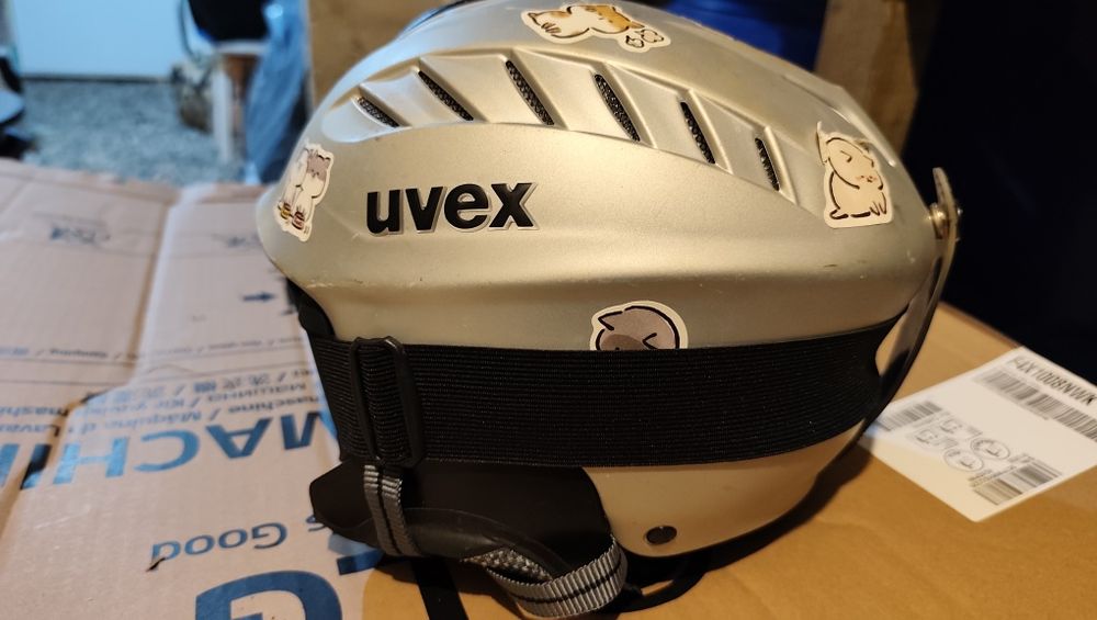 Casca schi Uvex mărimea M-L 58-60 cm cu ochelari ski