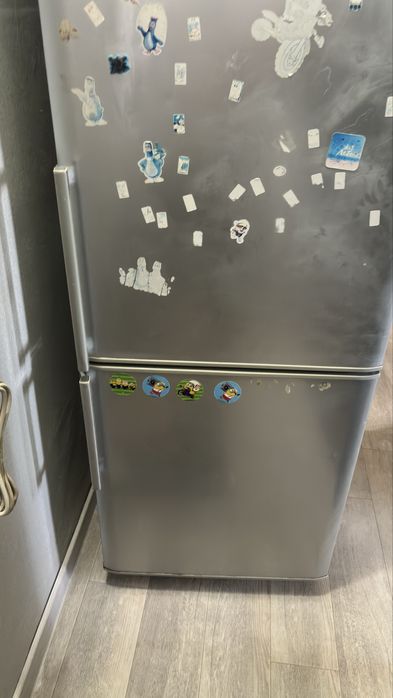 Продам Холодильник LG 2010 года