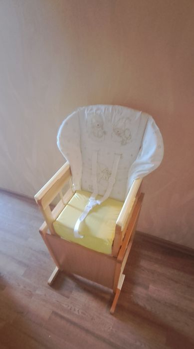 Продам детский стульчик для кормления.