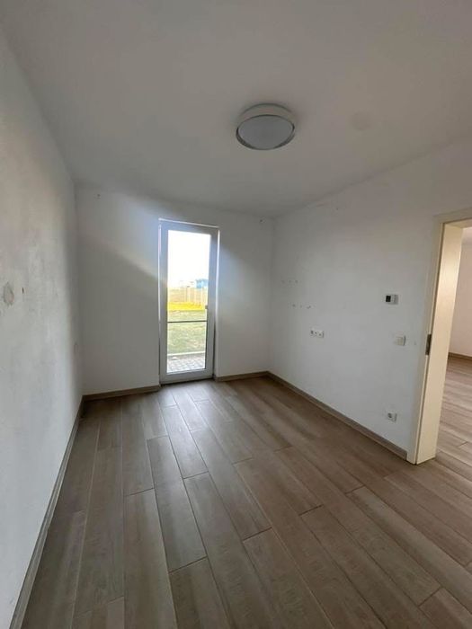 Vand Apartament SAD cu teren 180mp