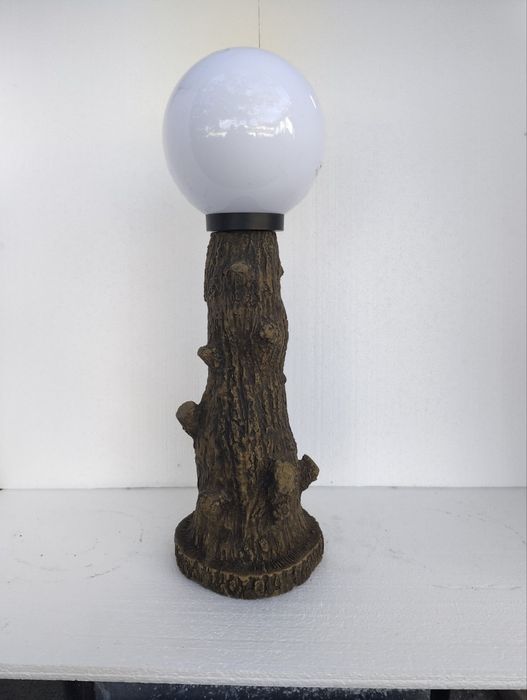 Циментови градински лампи