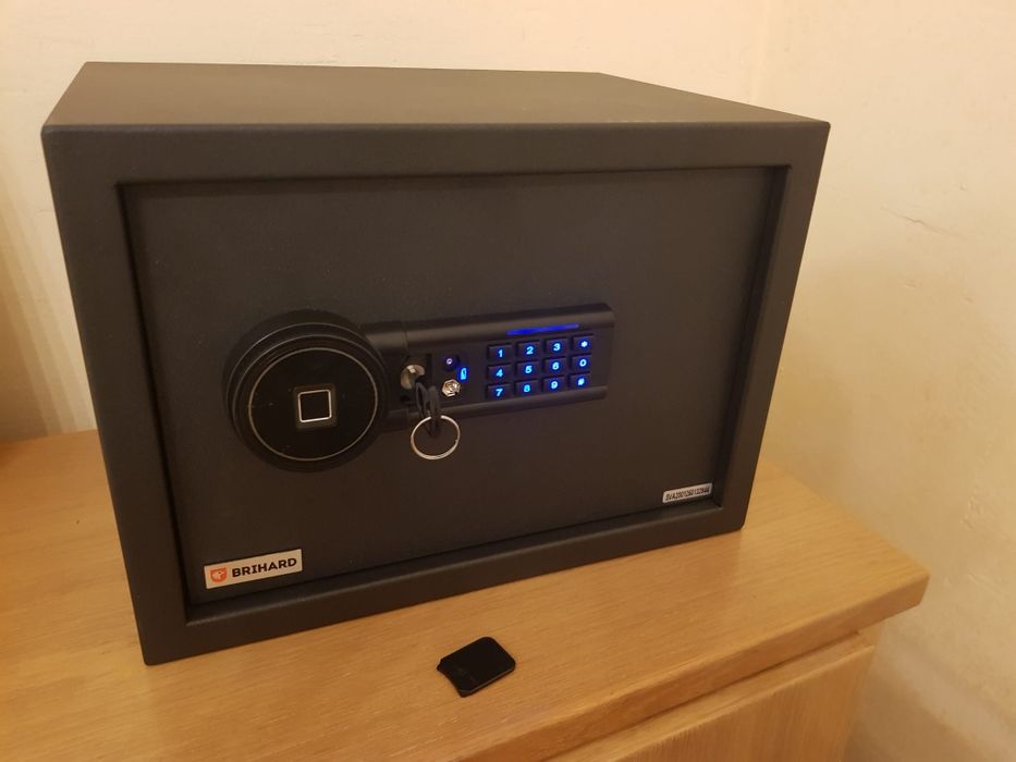 Seif Brihard biometric 25x25x35 nou