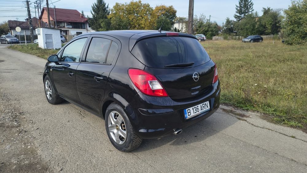 Opel CORSA 2011/ Facelift/ 1.2 benzina