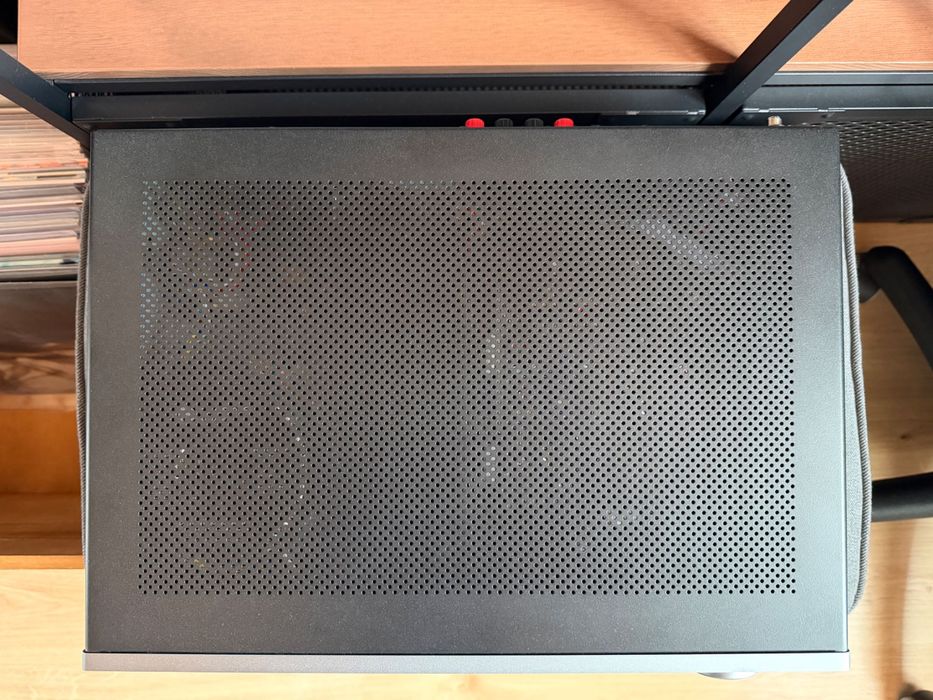 Cambridge Audio AXR100D, Усилвател