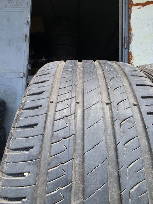 2 бр. летни гуми 255/40/19  Barum DOT 0222 6+ mm