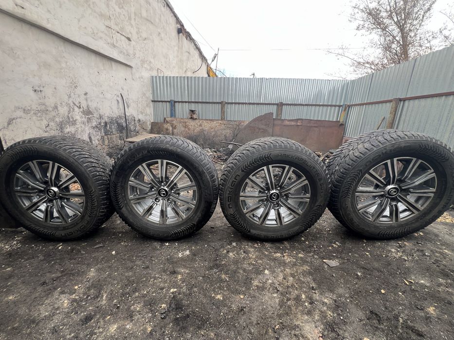 Шины с дисками от Лексус 570