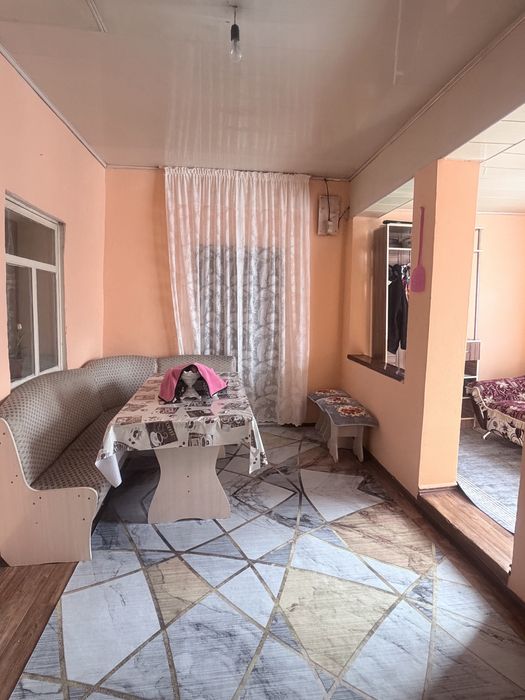 Продается дом в районе Клара Цеткина,5 комнат,7 соток,цена договорная.