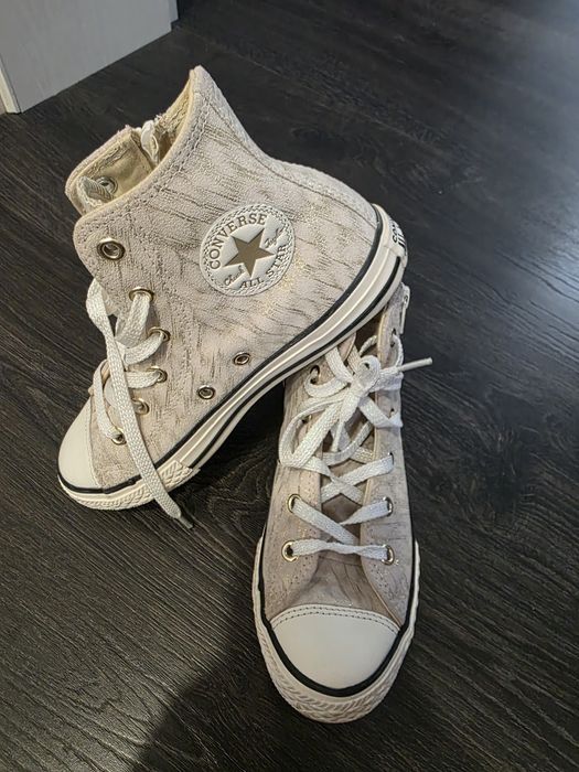 Converse fete piele