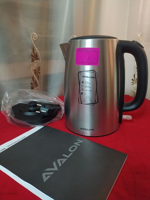 Электрический чайник. НОВЫЙ !!! Купили,но не пользовались.