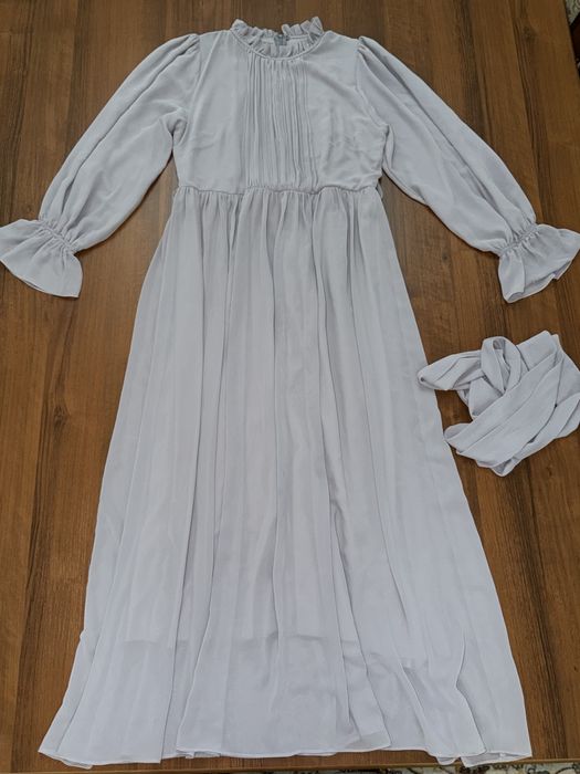 Коктейльные платья в размере М Л по 100.000