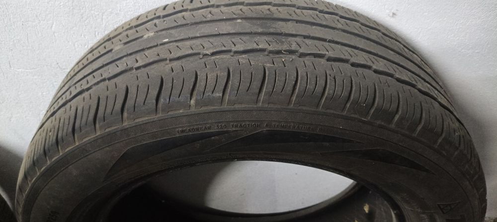 Продам шины в среднем состоянии
