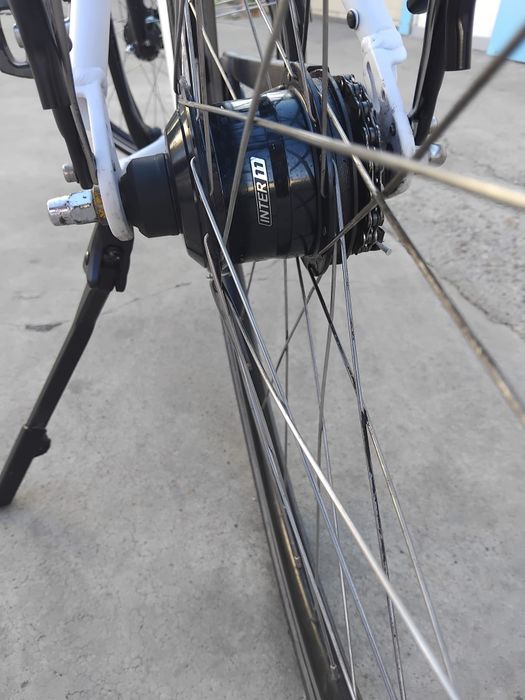 Vând bicicleta din aluminiu pentru bărbați