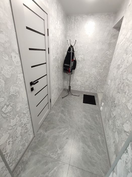 Продается 2-комн (1-52, 1 эт)