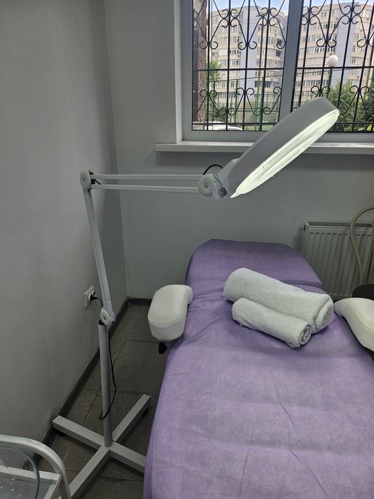 Косметологическая лампа- лупа